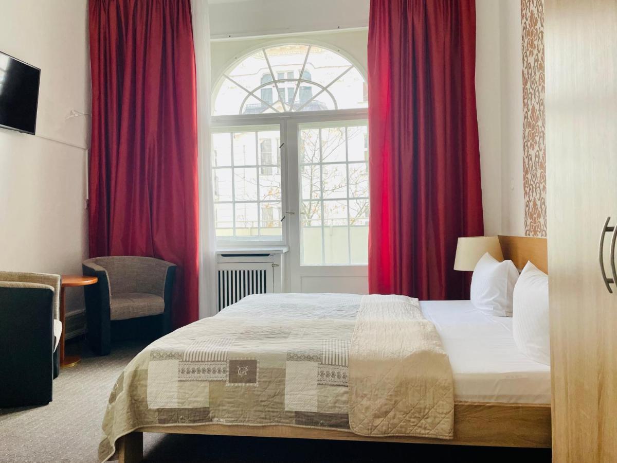 Castell Am Kurfuerstendamm 3*