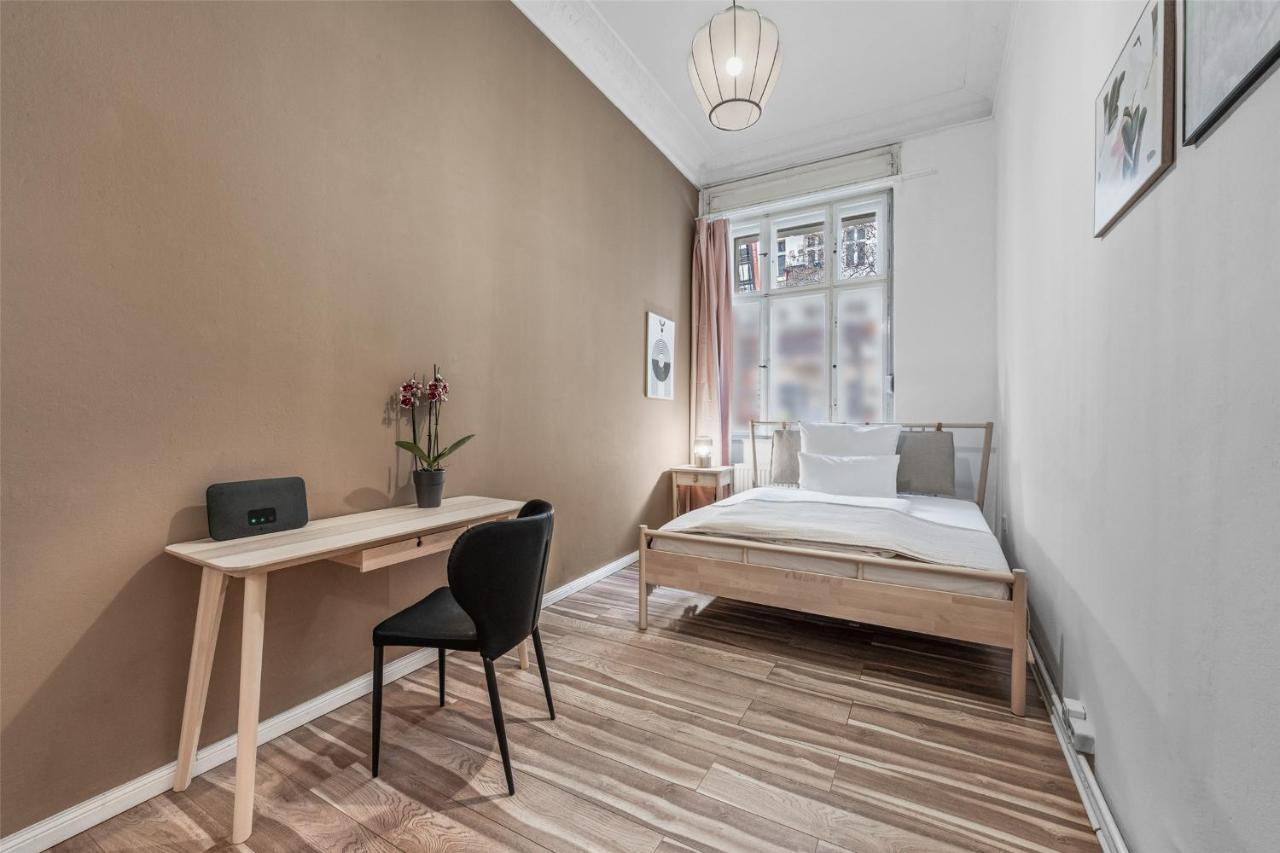 33 K Next To Alexanderplatz Apartment