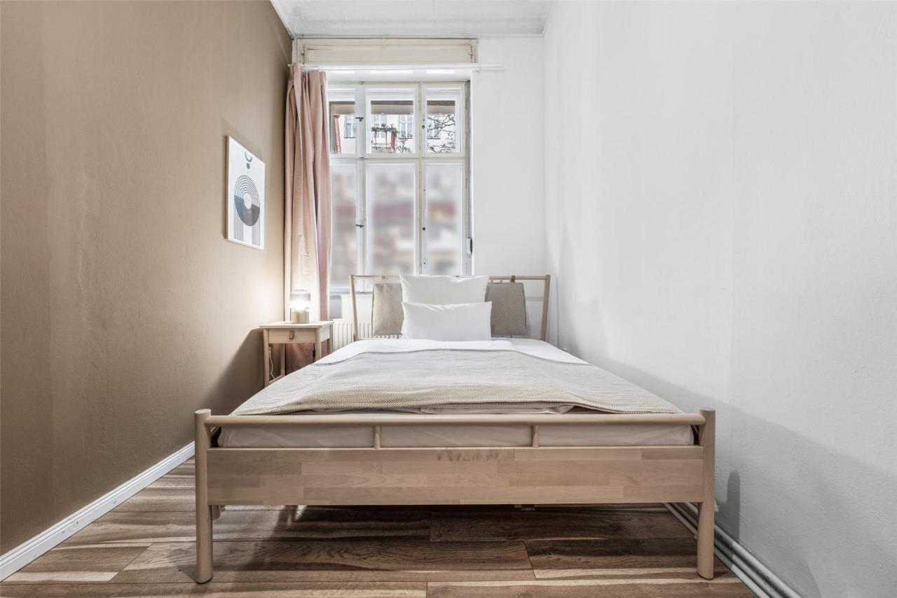 33 K Next To Alexanderplatz *