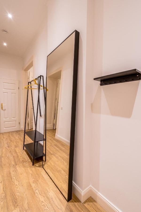 Apartment Stylische Altbauwohnung Zentral In Kreuzberger Kiezlage *