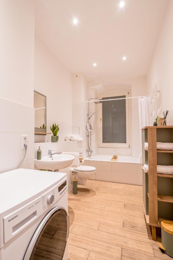 Apartment Stylische Altbauwohnung Zentral In Kreuzberger Kiezlage *