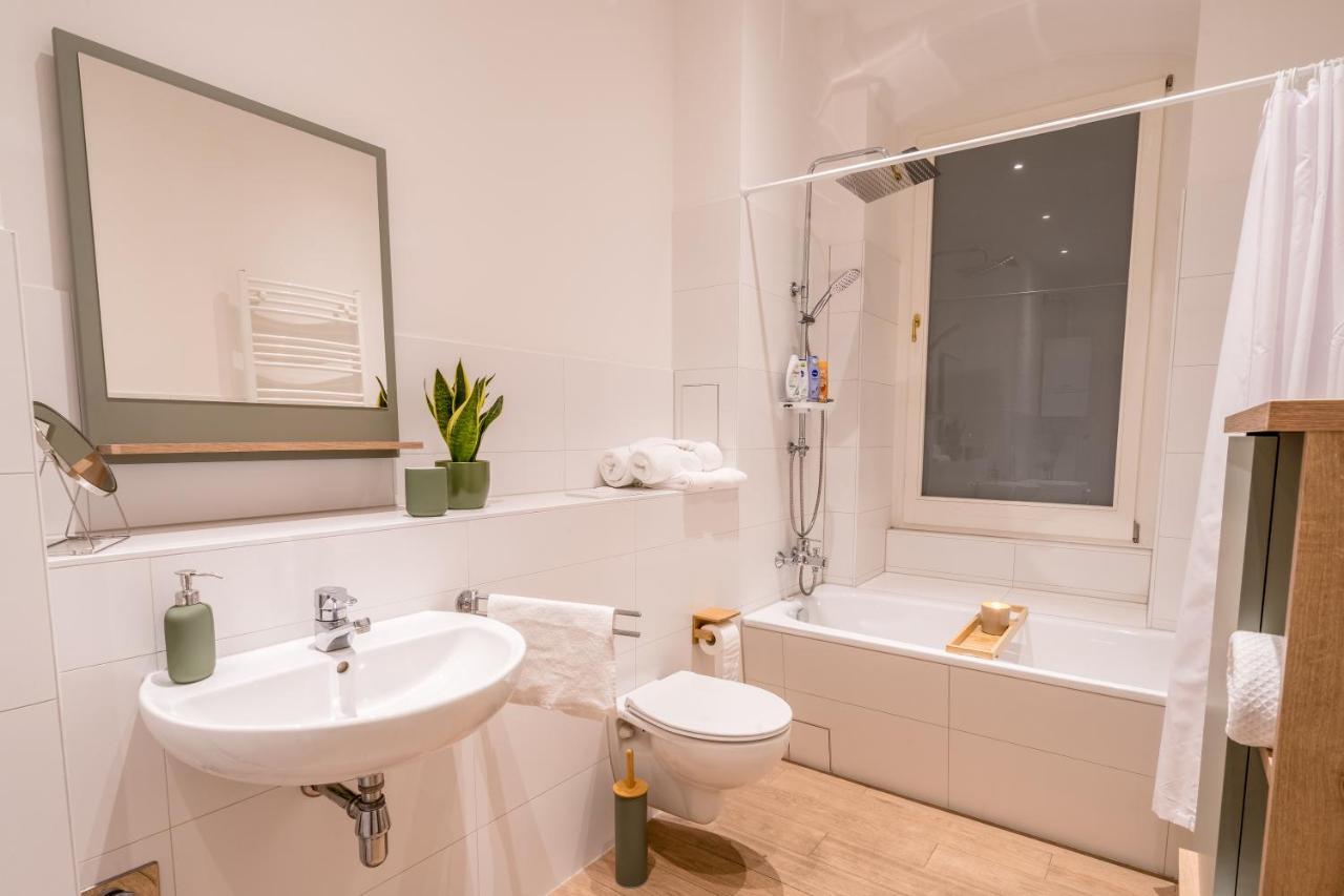 Apartment Stylische Altbauwohnung Zentral In Kreuzberger Kiezlage *