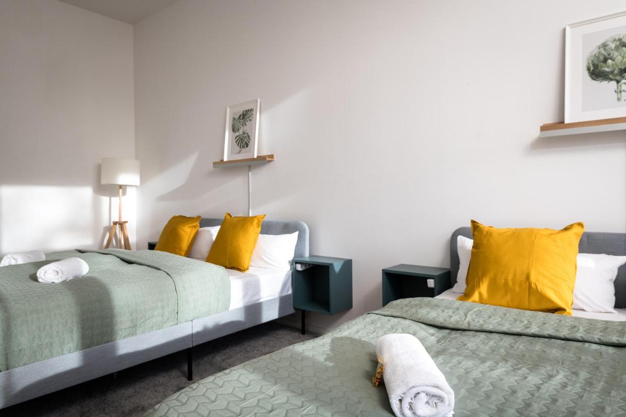 Apartment Sonnig Alexanderplatz: Spacious Group-friendly Berlin