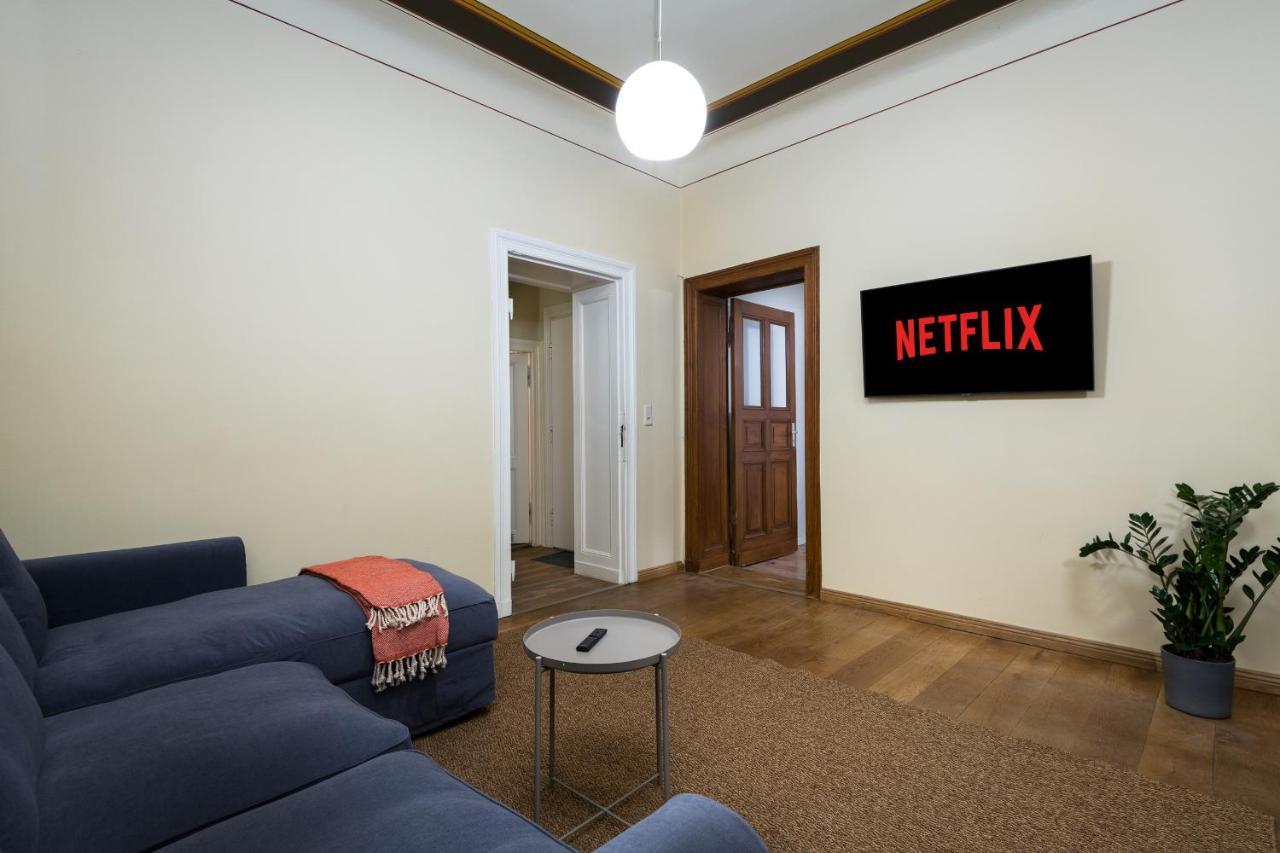 Super Zentral Super Schoener Altbau In Moabit Rostockerstrasse Im Herzen Von Fuer Bis Zu 6 Personen *