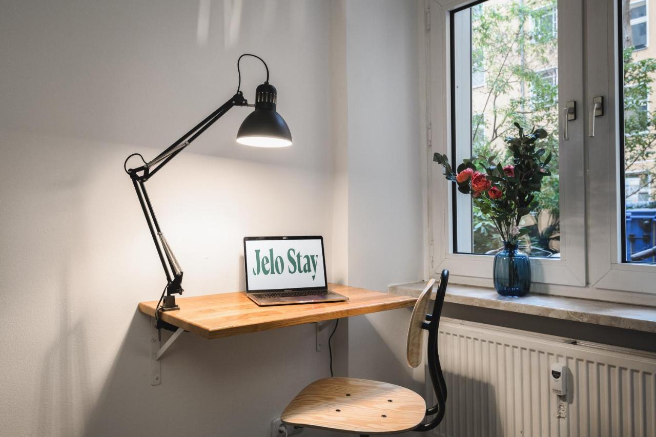 Super Zentral Super Schoener Altbau In Moabit Rostockerstrasse Im Herzen Von Fuer Bis Zu 6 Personen Apartment *