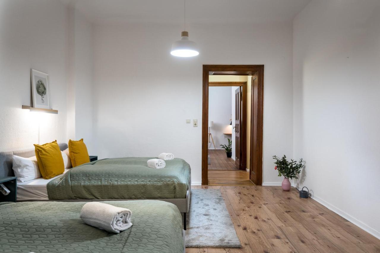 Super Zentral Super Schoener Altbau In Moabit Rostockerstrasse Im Herzen Von Fuer Bis Zu 6 Personen