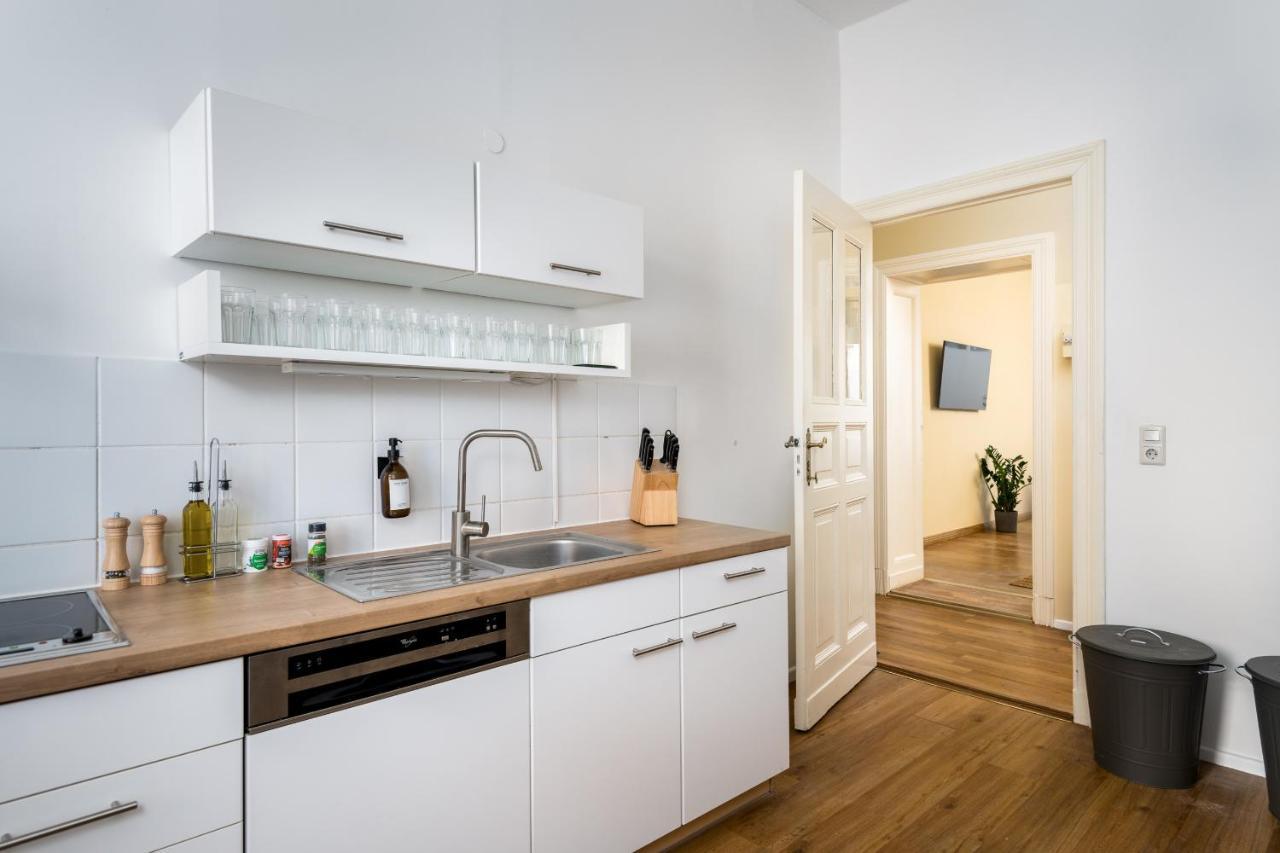 Super Zentral Super Schoener Altbau In Moabit Rostockerstrasse Im Herzen Von Fuer Bis Zu 6 Personen *