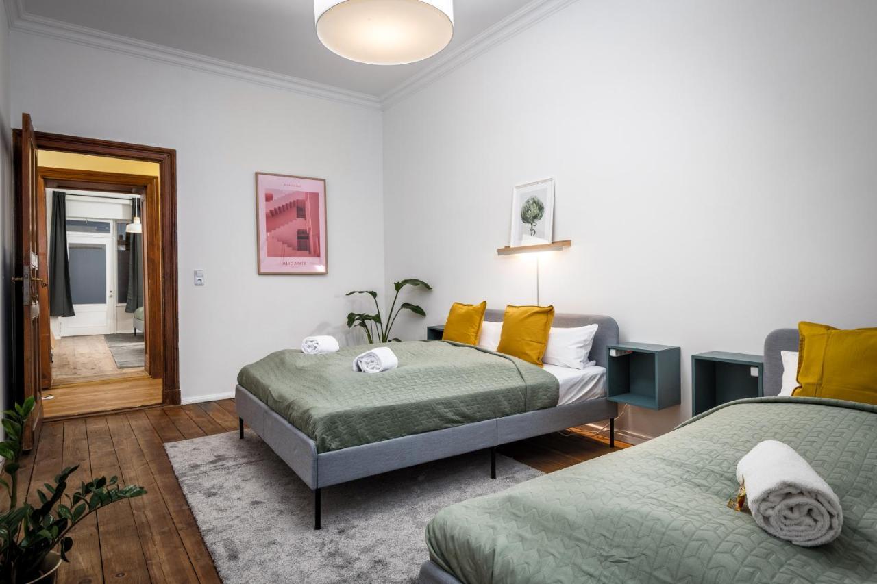 Apartment Super Zentral Super Schoener Altbau In Moabit Rostockerstrasse Im Herzen Von Fuer Bis Zu 6 Personen Berlin