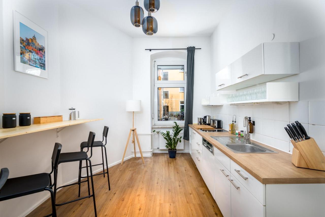 Apartment Super Zentral Super Schoener Altbau In Moabit Rostockerstrasse Im Herzen Von Fuer Bis Zu 6 Personen *