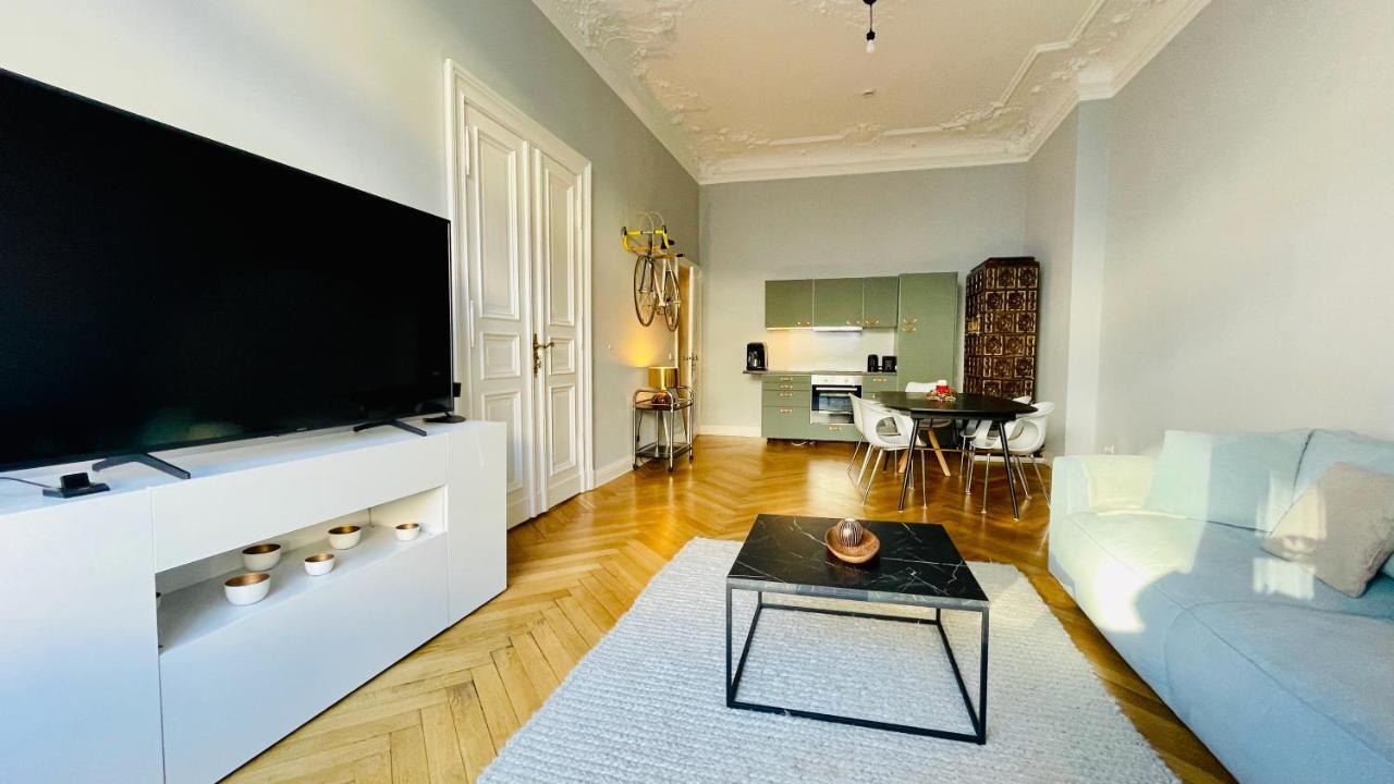 Stylish Design Very Close To Kurfurstendamm At Savignyplatz * Berlin