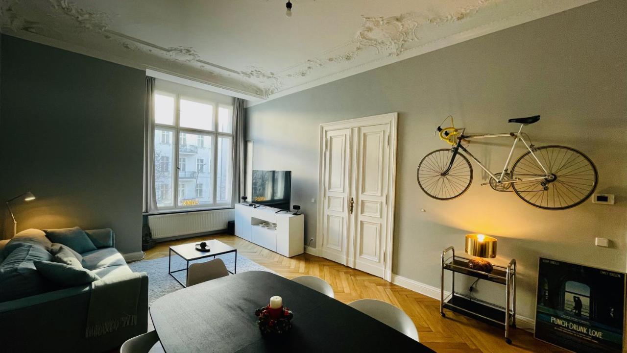 Stylish Design Very Close To Kurfurstendamm At Savignyplatz Apartment *