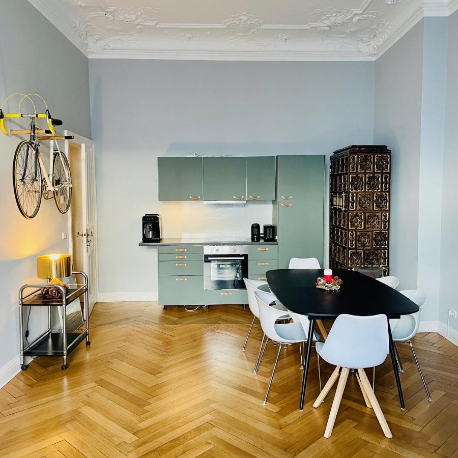 Apartment Stylish Design Very Close To Kurfurstendamm At Savignyplatz