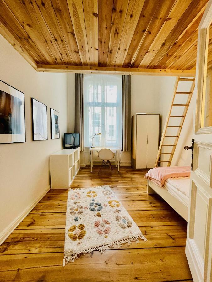 Apartment Stylish Design Very Close To Kurfurstendamm At Savignyplatz *