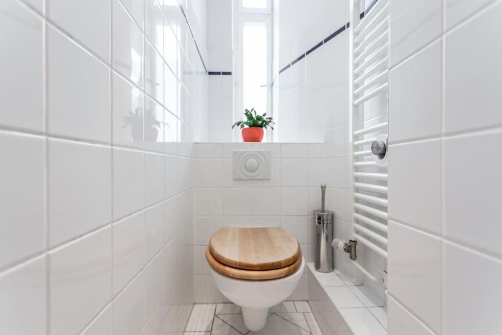 Zentrale Altbauwohnung Im Helmholtzkiez Apartamento