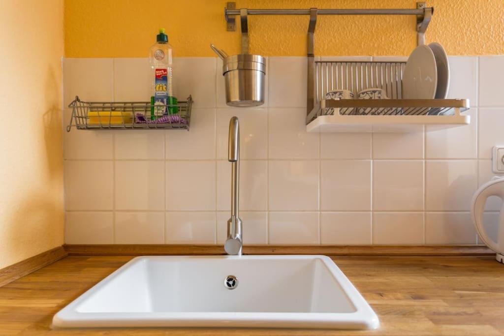 Zentrale Altbauwohnung Im Helmholtzkiez * Berlim