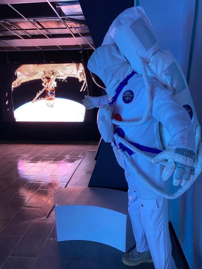 Space Night Capsule * Berlin