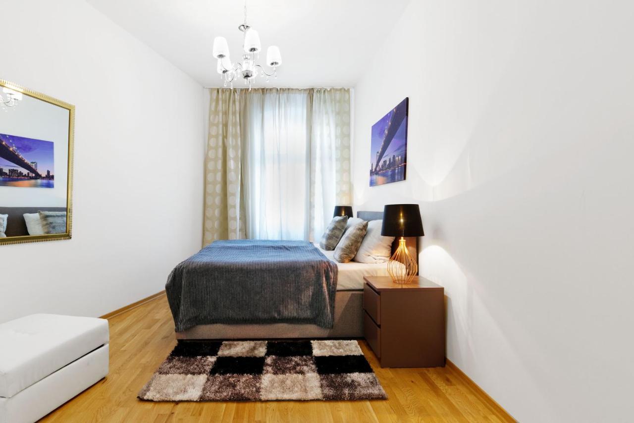 Grand Mitte Rosenthaler Platz * Berlin