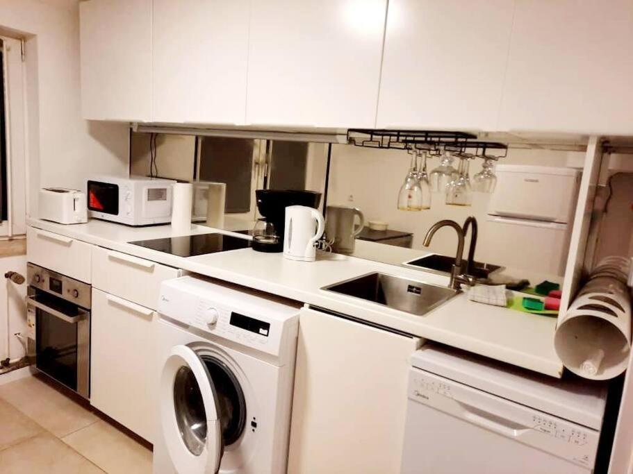 Apartamento With Parking In 11 *