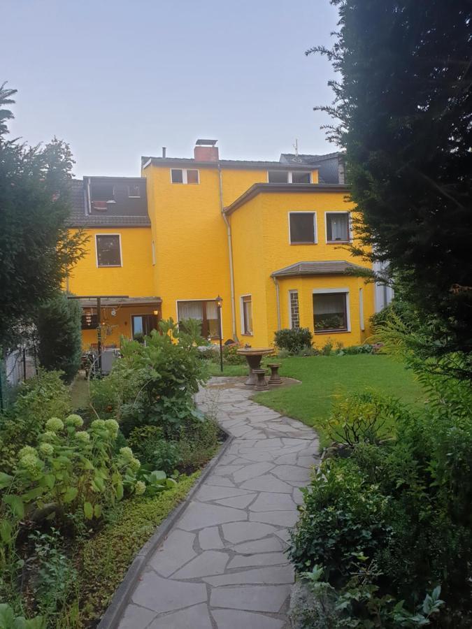 Miet-kamp Ruhig, Zentral, Nahe Messe, Ausgefallenes Design 2 Schlafzimmer Apartment Berlin