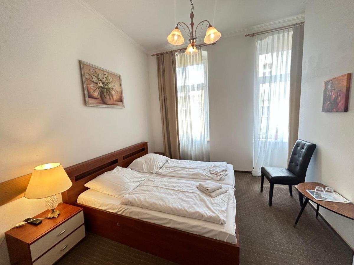 Adam Hotel 2*