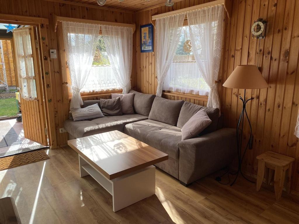 Ferienhaus Holzhaus Mit Direktem Wasserzugang In Berlin-koepenick *