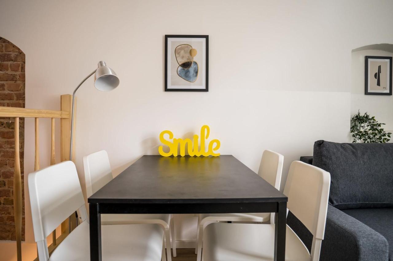 Spacious In Mitte For 6 Apartment
