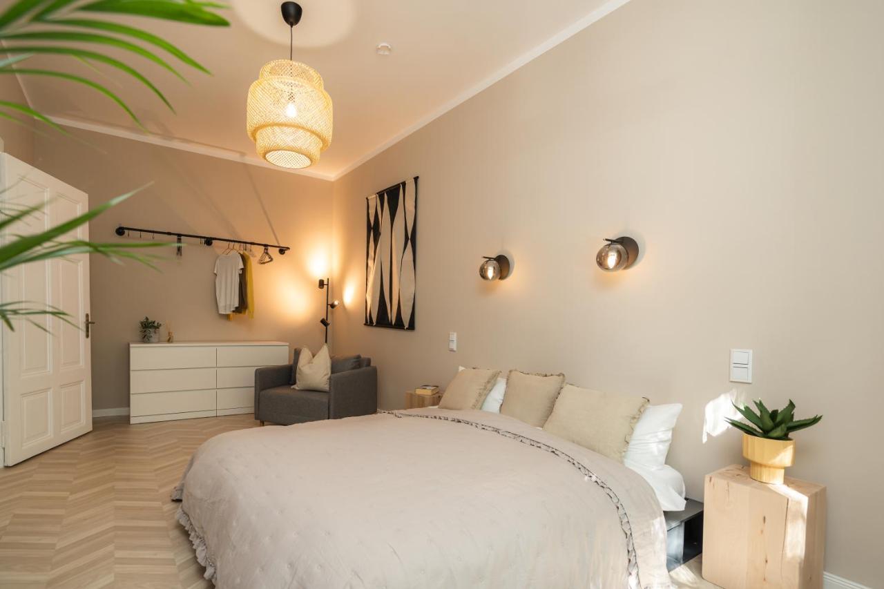 Arbio I Artsy Oasis Berlin