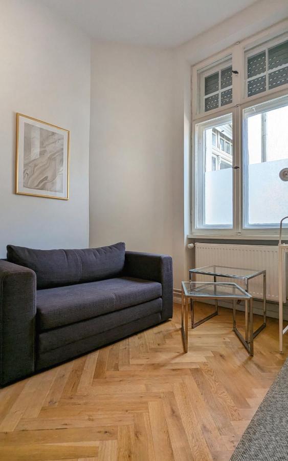 Central, Cozy, Designed 1-br At Akazienkiez Apartment