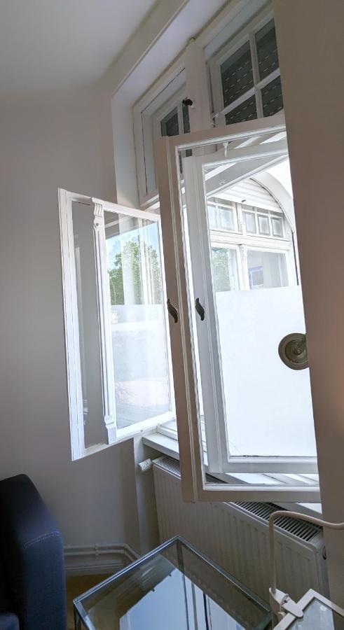 Central, Cozy, Designed 1-br At Akazienkiez Apartment
