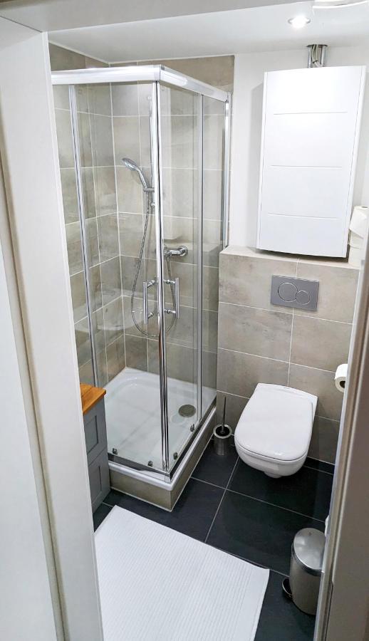 Central, Cozy, Designed 1-br At Akazienkiez Apartment