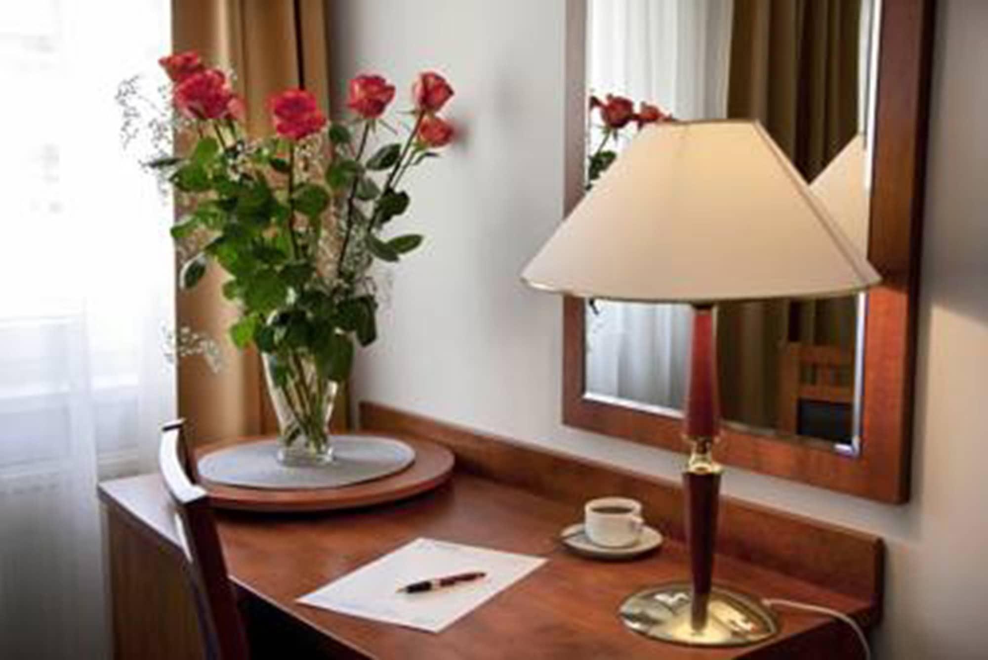 Atrium Charlottenburg Hotel 3*