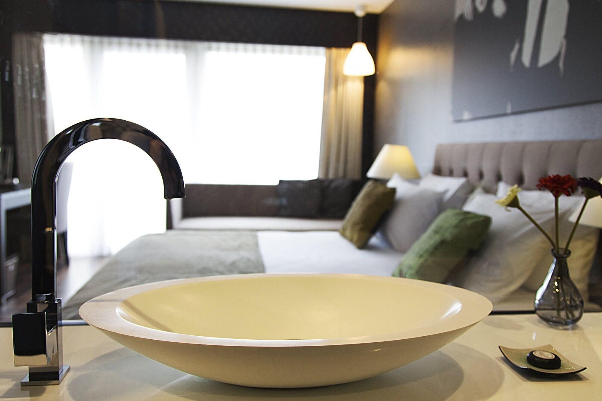 Quentin Am Kurfuerstendamm Hotel 4*
