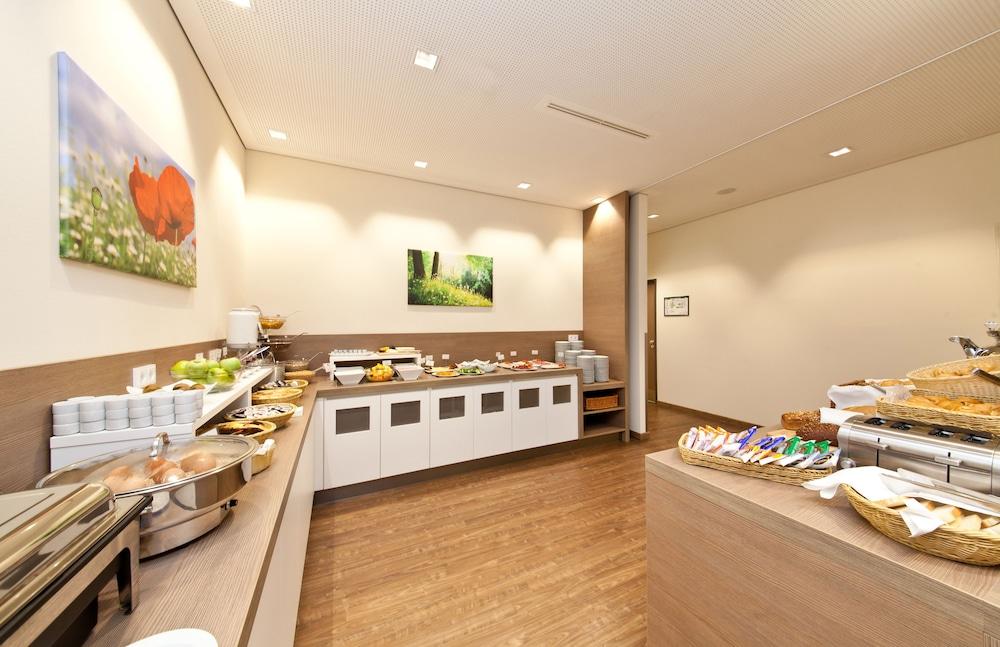 Garner - Charlottenburg, An Ihg 3* Berlim