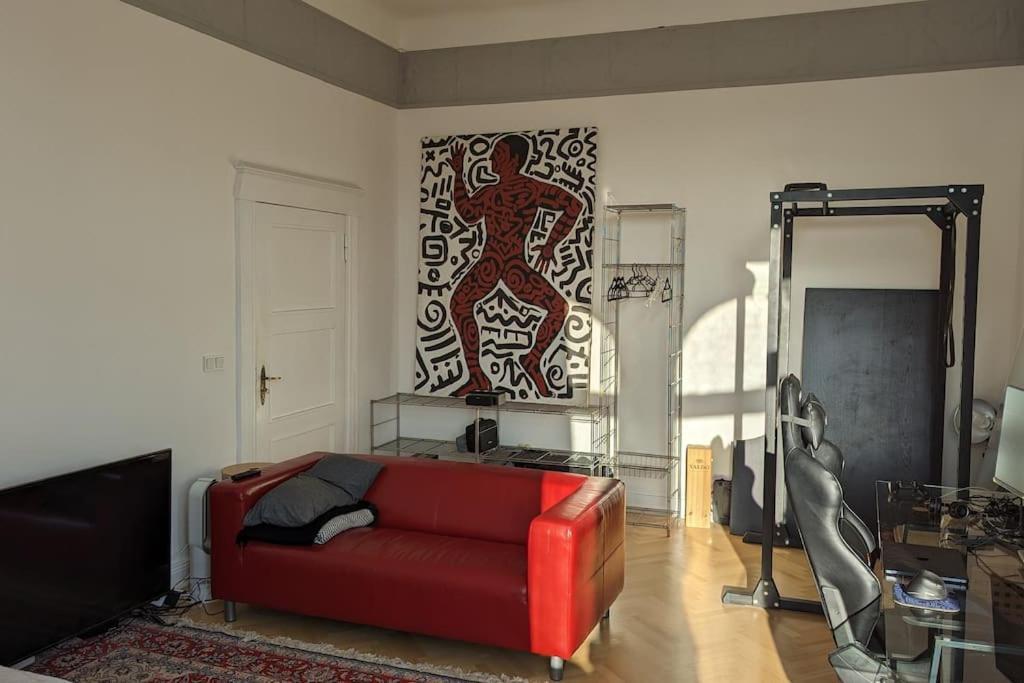 Modern Meets Classic - Near Volkspark Schoeneberg Berlin