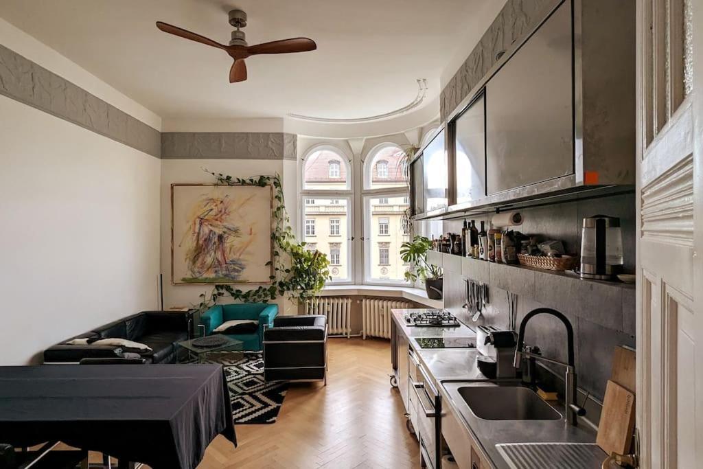 Modern Meets Classic - Near Volkspark Schoeneberg Apartment *