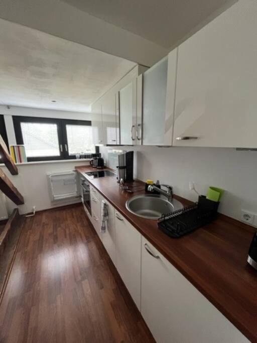 Zentrale Im Gruenen! Apartamento