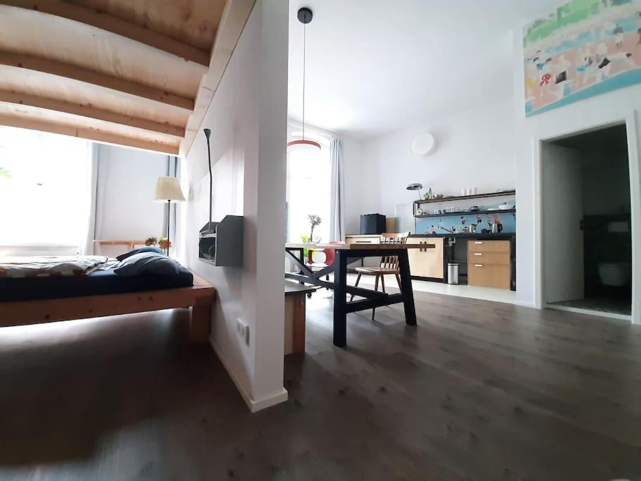 Artist Studio - - Prenzlauer Berg *