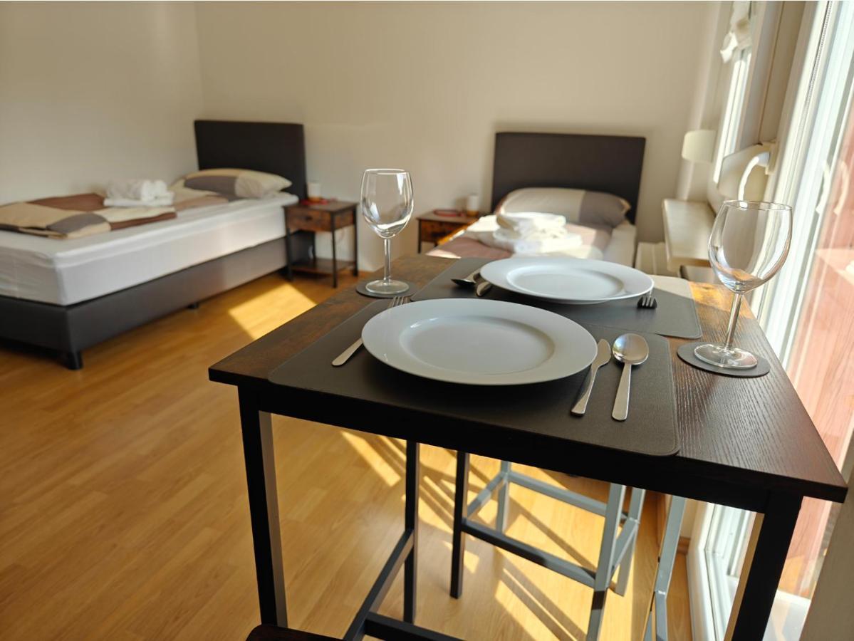 2br Apartment, Parking, Wi-fi, Tv In Karow