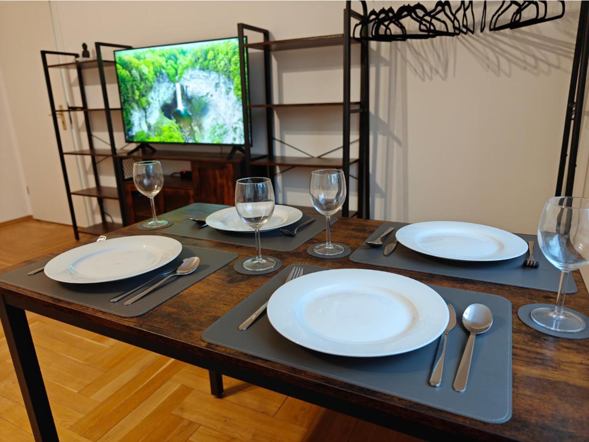 2br Apartment, Parking, Wi-fi, Tv In Karow *