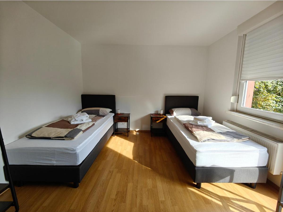 2br Apartment, Parking, Wi-fi, Tv In Karow * Berlin