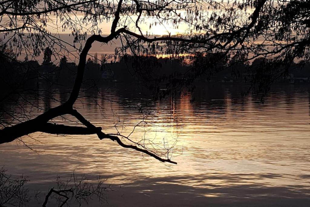 Dachwohnung Mit Wasserblick Und Eigenem Bootssteg