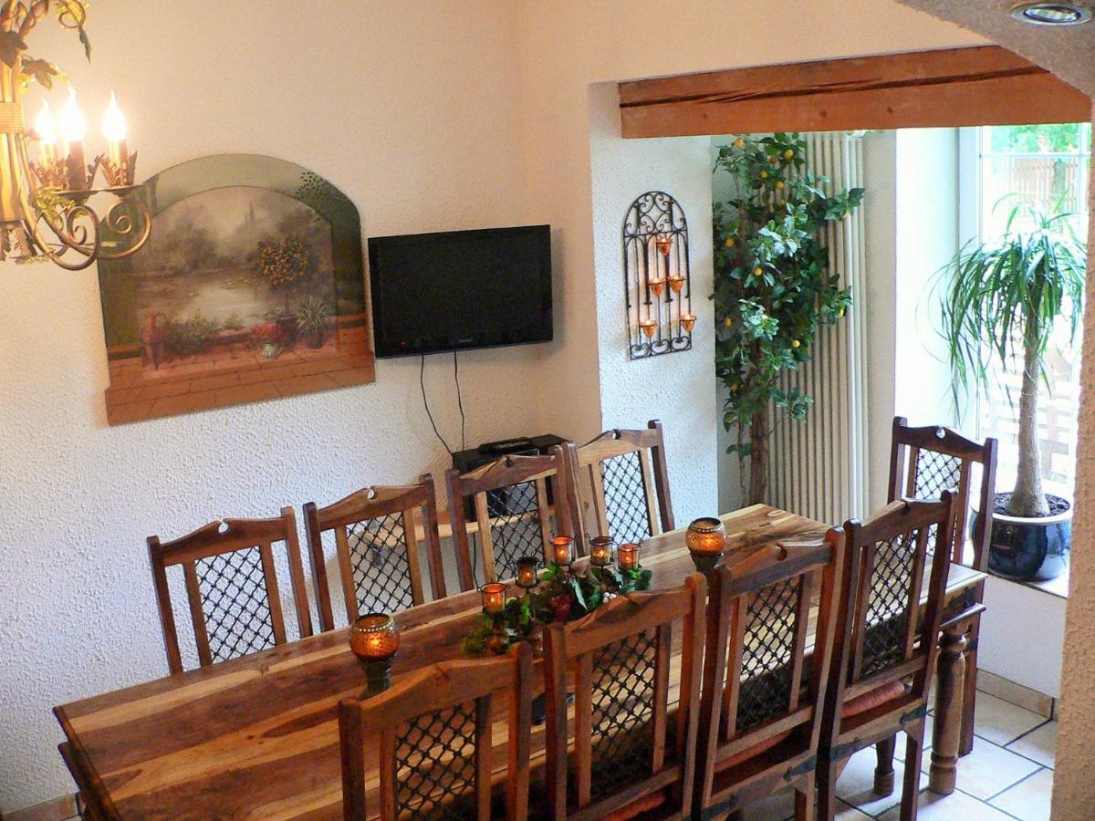 Ferienhaus Kutscherhaus Casa Chabeli - Berlin, Max 11 Personen Holiday home Berlin