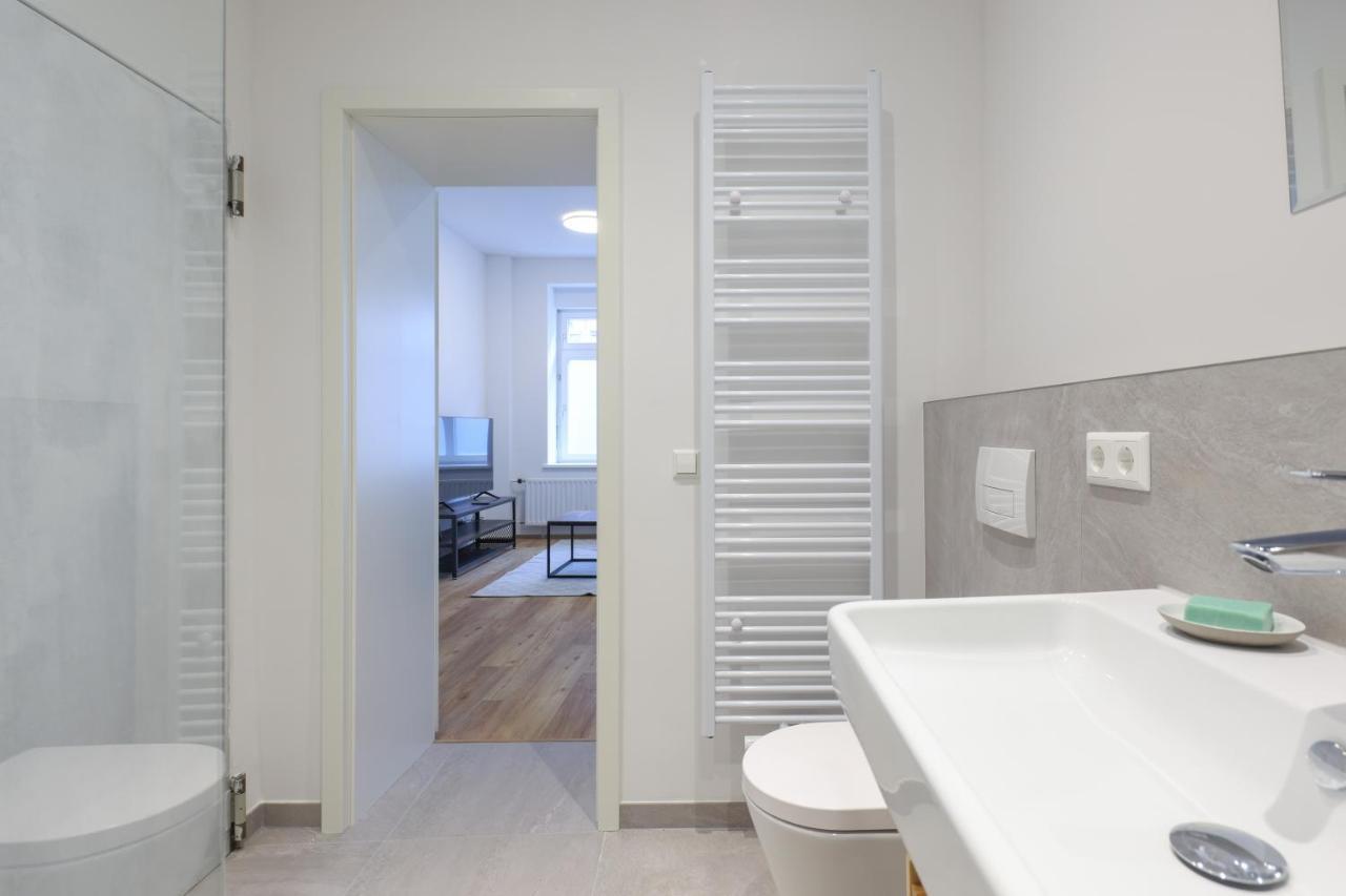 Apartment Neue 2-zi-apartment 15 Min Entfernung Zum Hbf Und Brandenburger Tor *