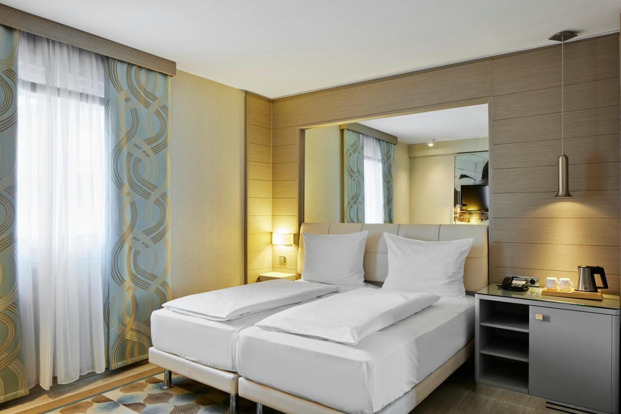 Titanic Comfort Mitte Hotel 3*