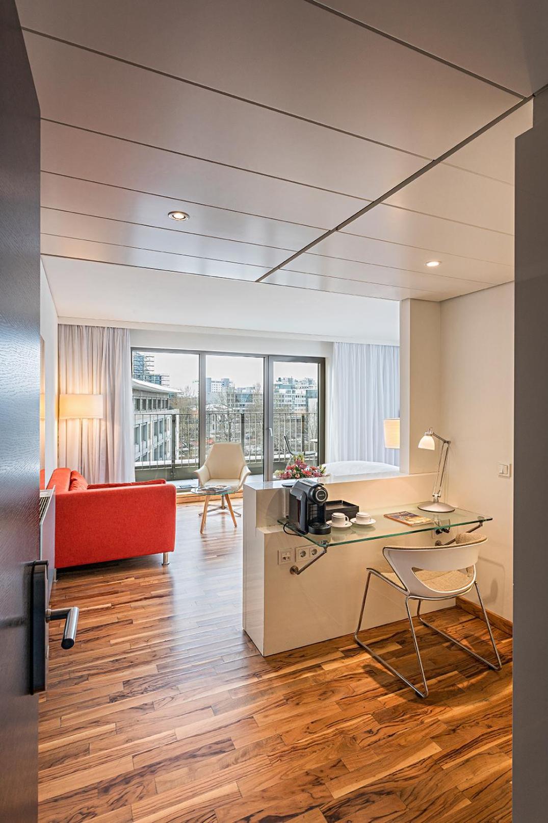 Hotel Pestana Tiergarten 4*