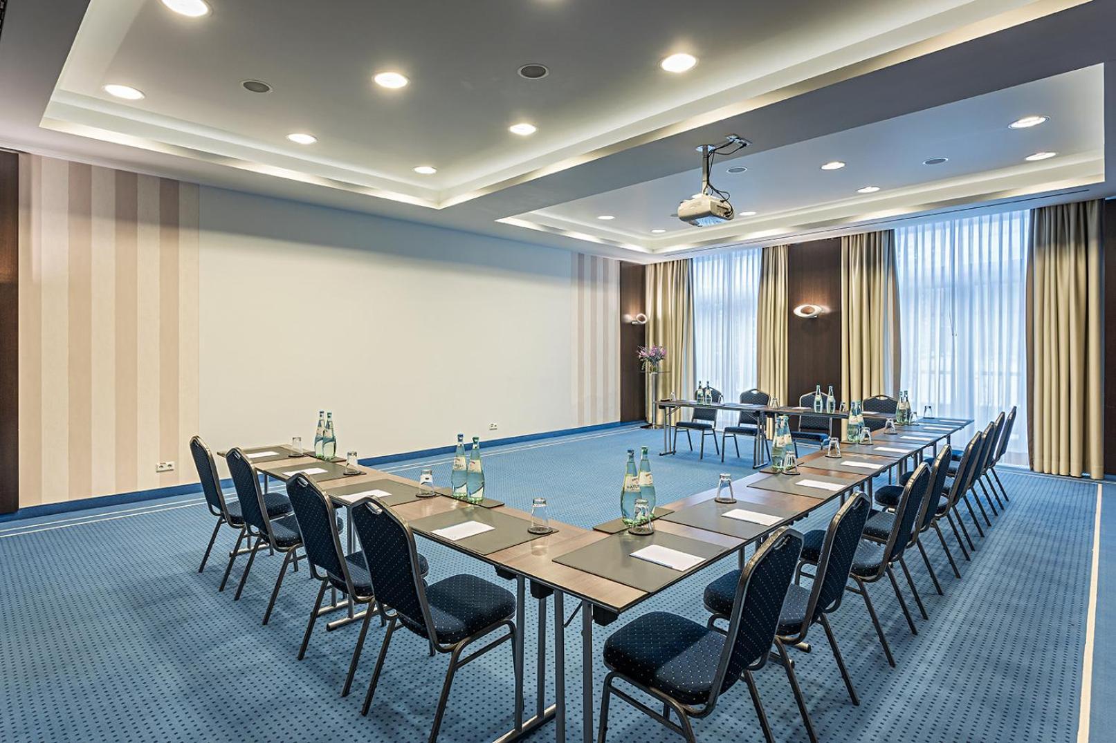 Hotel Pestana Tiergarten 4*
