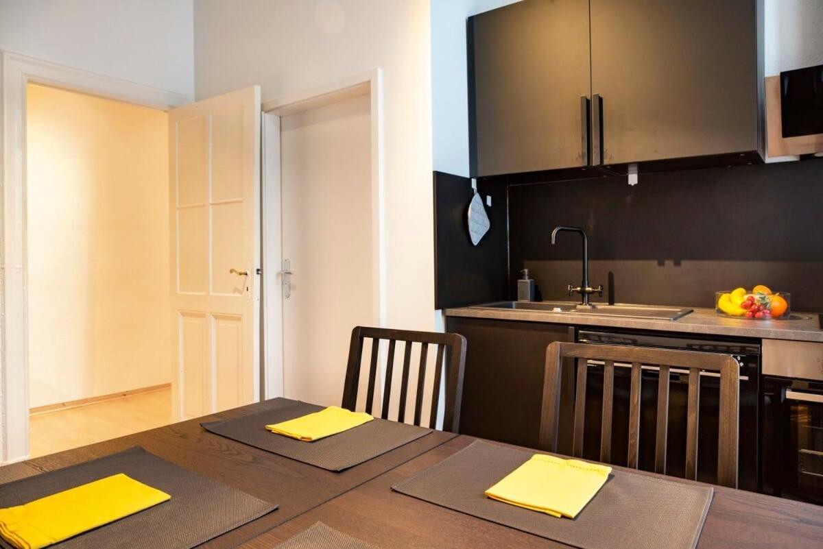 Spacious Family At Mauerpark Selfcheckin Apartment