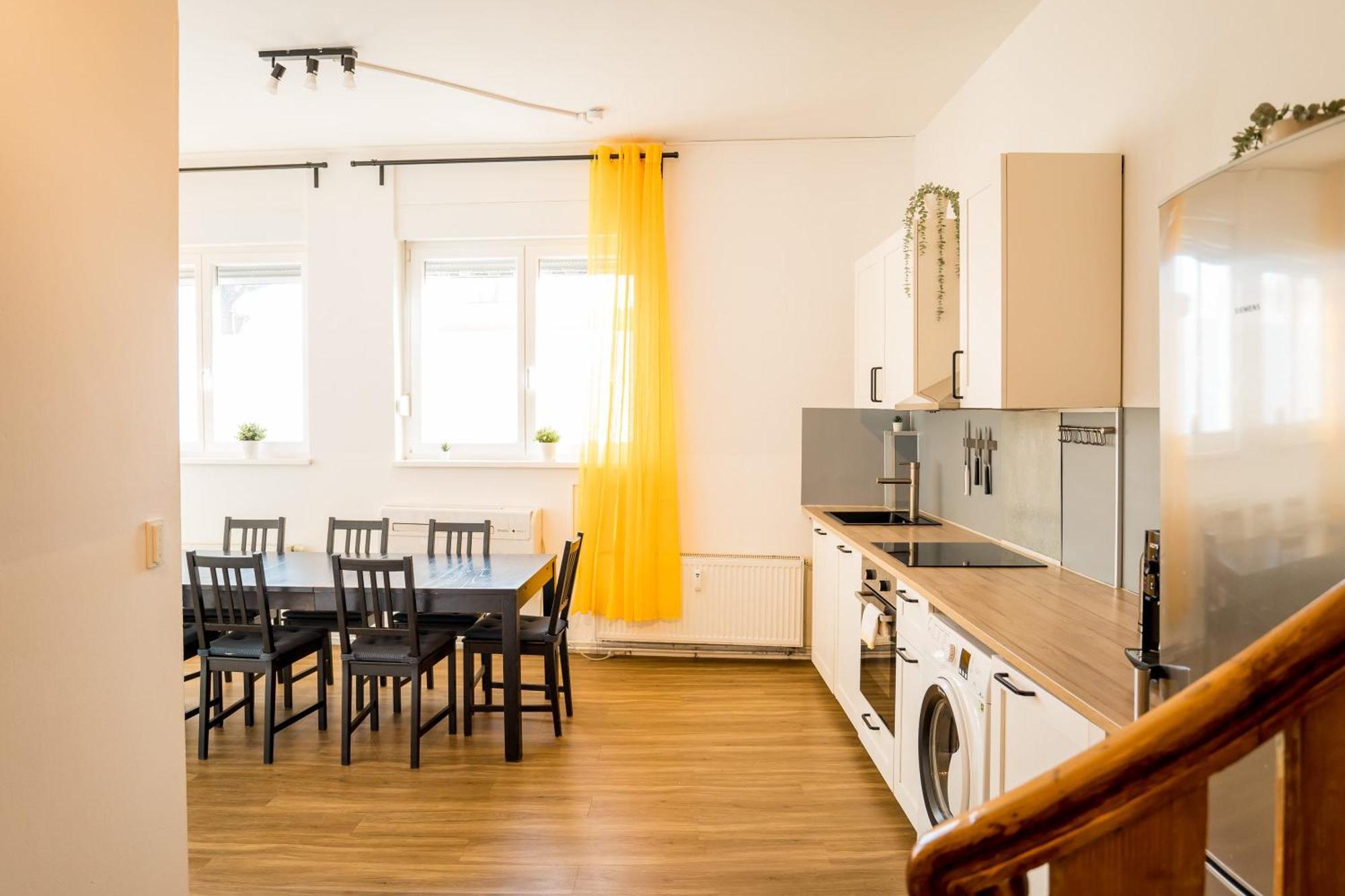 Three Bedroom Big Kitchen Selfcheckin Street Parking Berlin