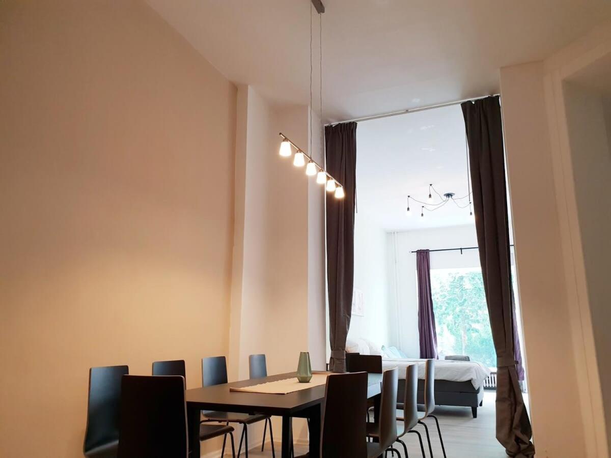 Family Moabit