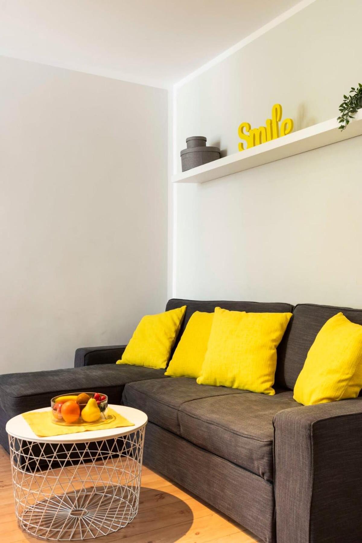 Cosy Two Br Self Checkin Street Parking Apartment